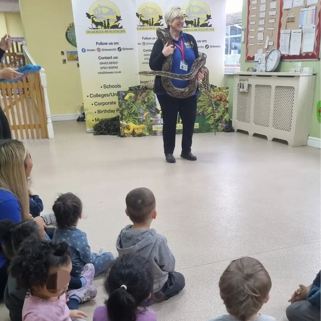 Animal Man visiting Wonderland